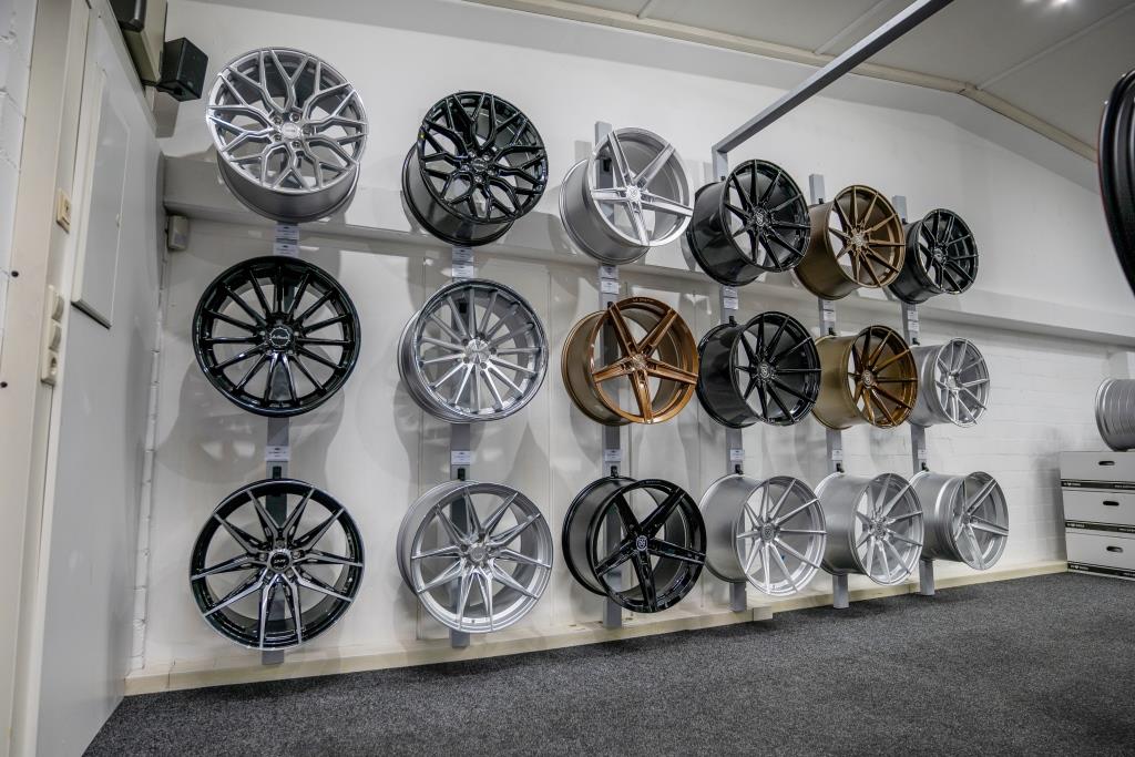 Vorschau: Wheelforce CF.3-FFR (Flowforged) 20 Zoll (F-2365)